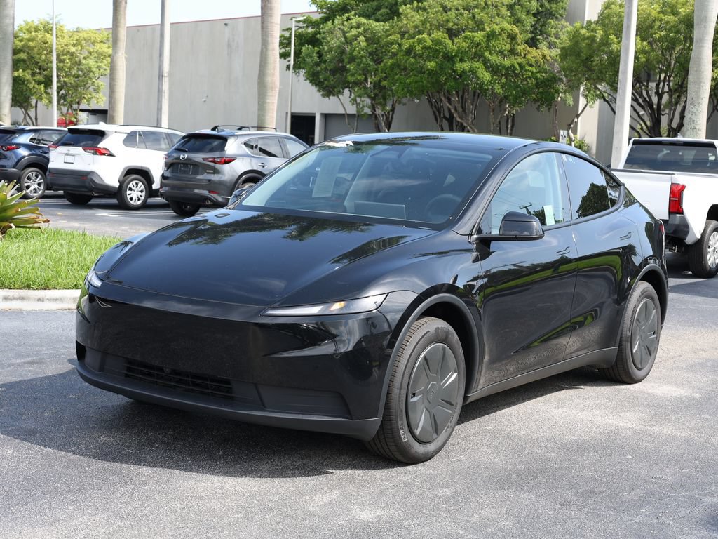 Used 2026 Tesla Model Y 2WD image 1