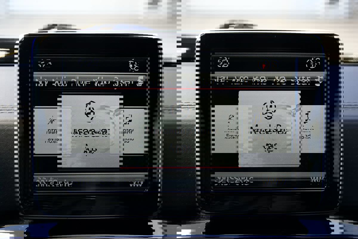 Used 2015 Mercedes-Benz G 63 AMG 4MATIC w/ PA6 Package image 27