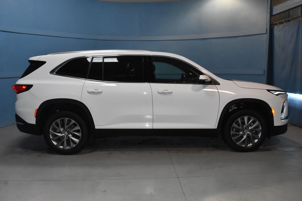 Used 2025 Buick Enclave Preferred image 23