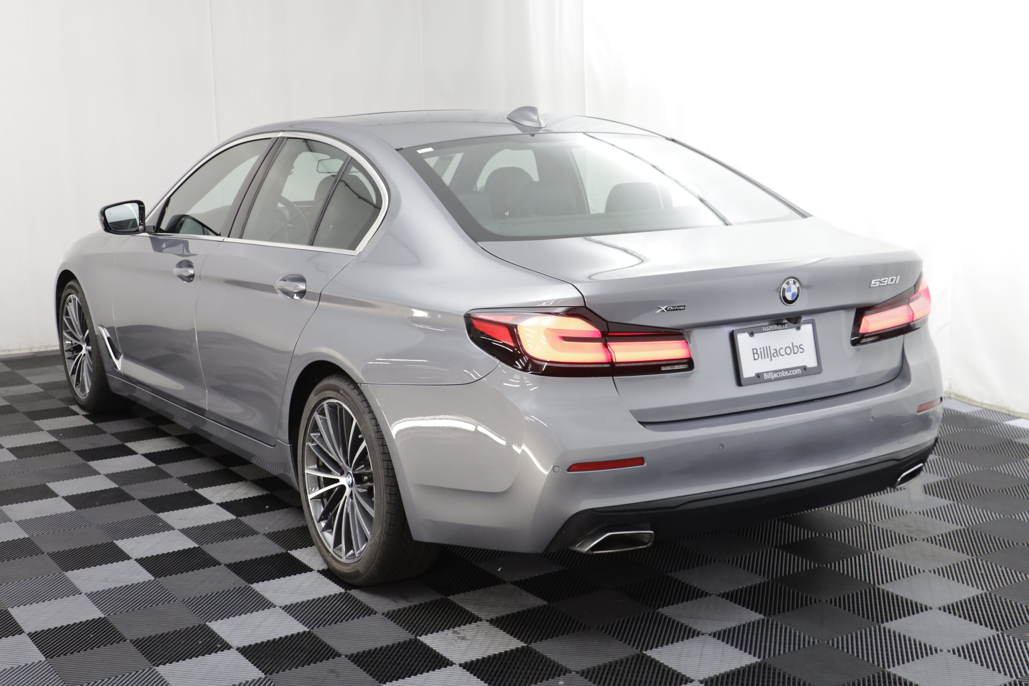 Used 2023 BMW 530i xDrive w/ Convenience Package AWD/4WD image 16