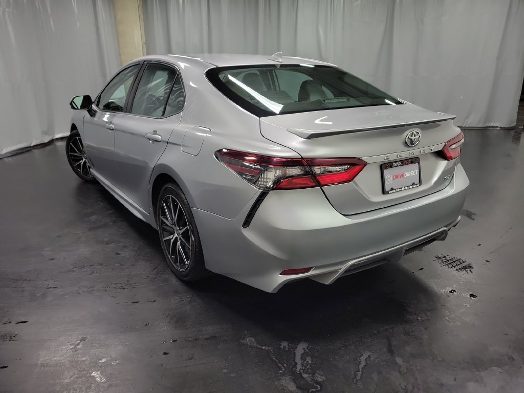 Used 2022 Toyota Camry SE FWD image 6
