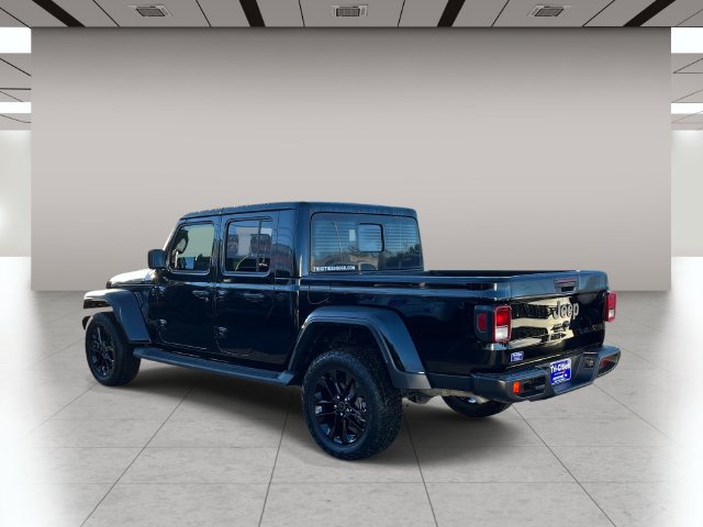 Used 2025 Jeep Gladiator Mojave AWD/4WD image 7