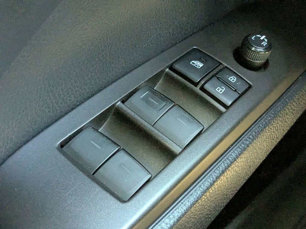 Used 2021 Toyota Camry SE image 24