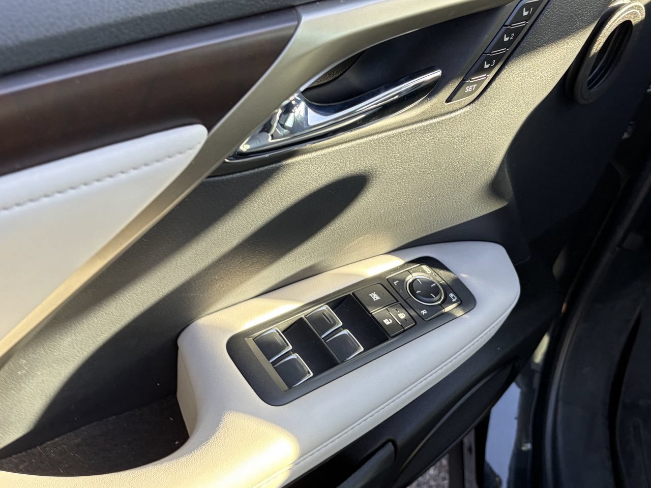 Used 2022 Lexus RX 350 FWD w/ Premium Package image 10