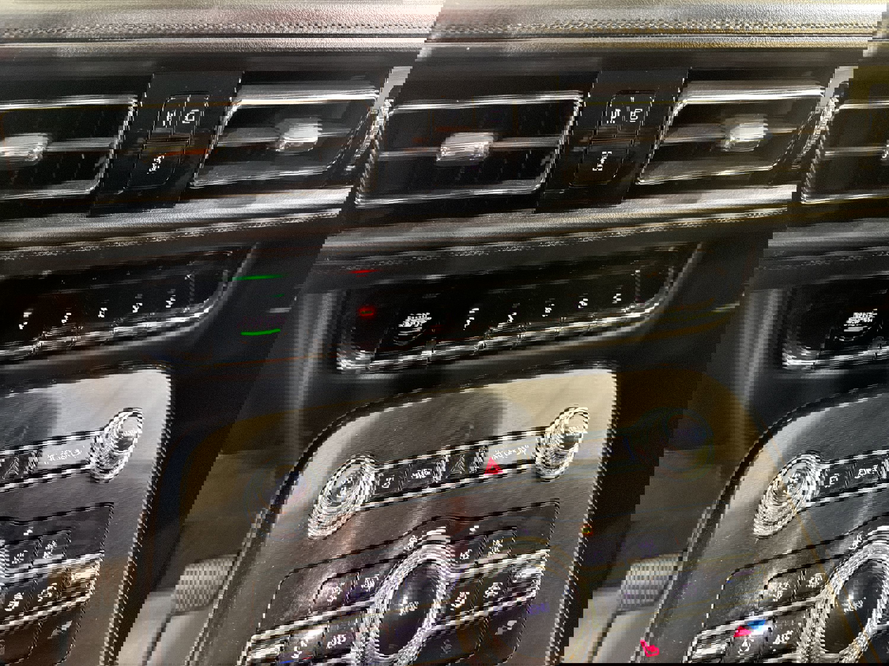 Used 2022 Lincoln Nautilus FWD w/ Premium Package image 21