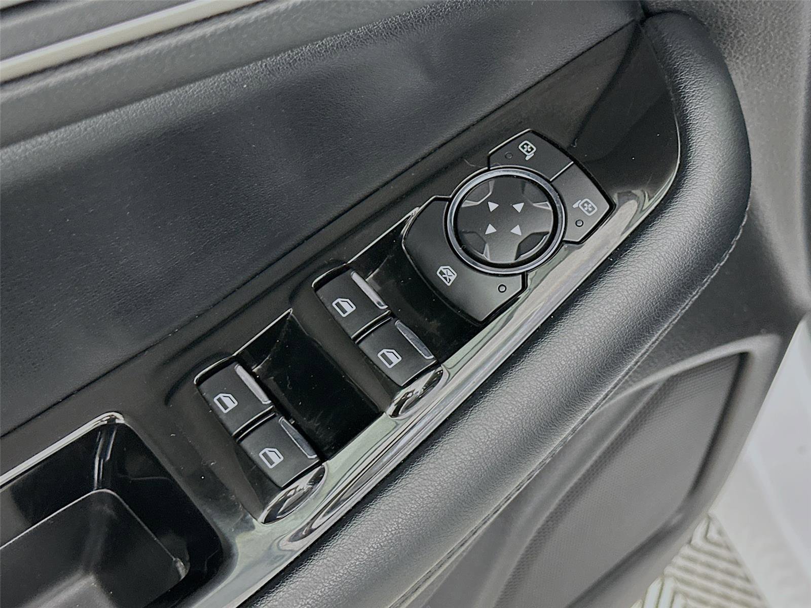 Used 2017 Ford Edge SEL w/ Equipment Group 201A image 19