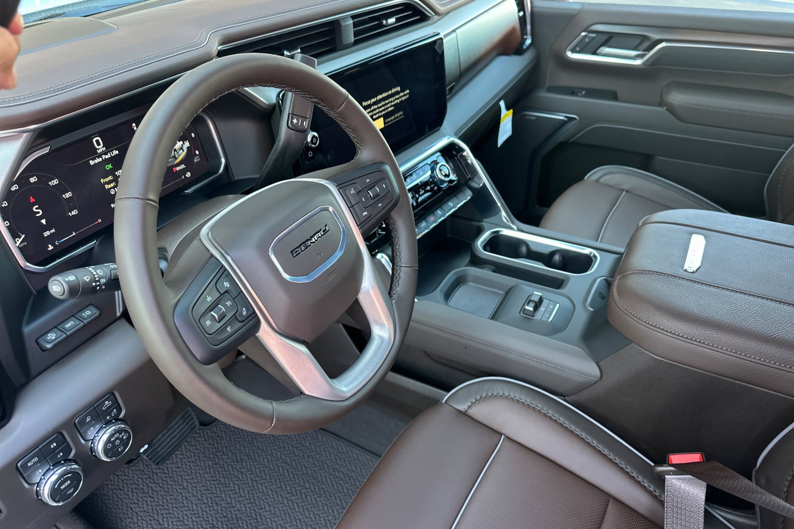 New 2026 GMC Sierra 2500 Denali w/ Denali Reserve Package image 8