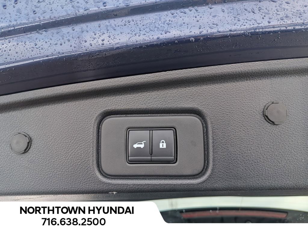 Used 2025 Nissan Pathfinder SV image 33