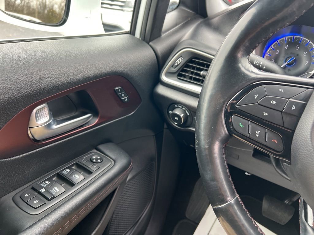 Used 2020 Chrysler Pacifica Touring-L image 20