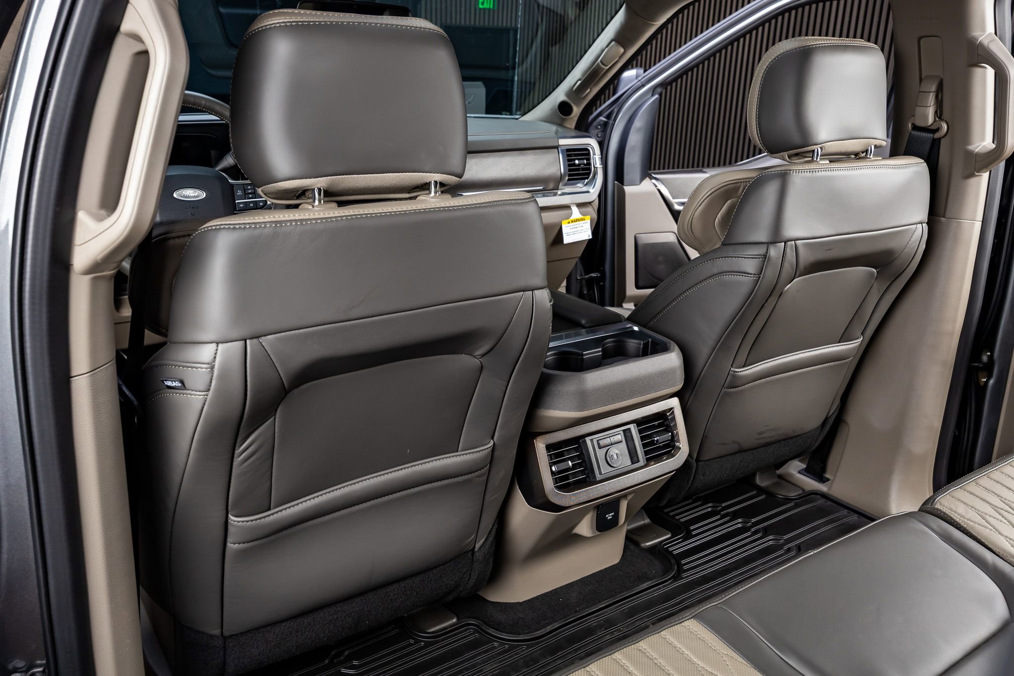 Used 2025 Ford F450 Platinum w/ Platinum Plus Package image 33