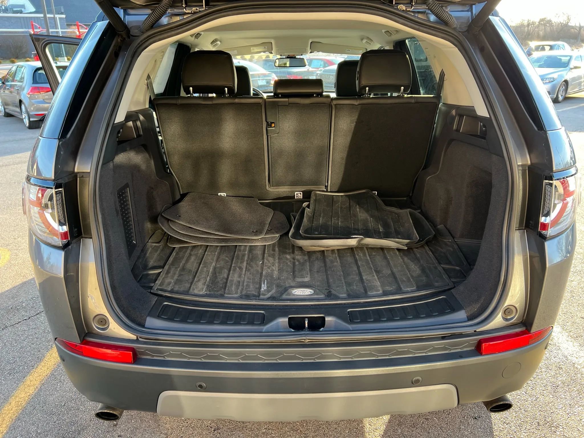 Used 2019 Land Rover Discovery Sport SE AWD/4WD image 28