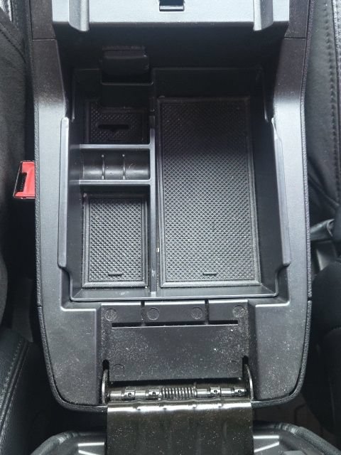 Used 2018 Ford Explorer XLT w/ Equipment Group 202A AWD/4WD image 36