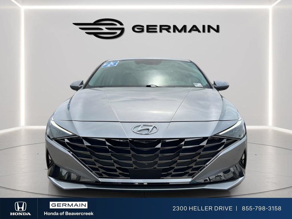 Used 2023 Hyundai Elantra Limited w/ Cargo Package FWD image 2