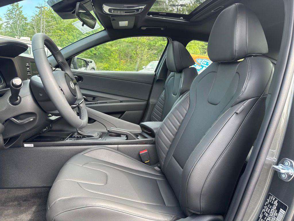 New 2026 Hyundai Elantra SEL Sport FWD image 19