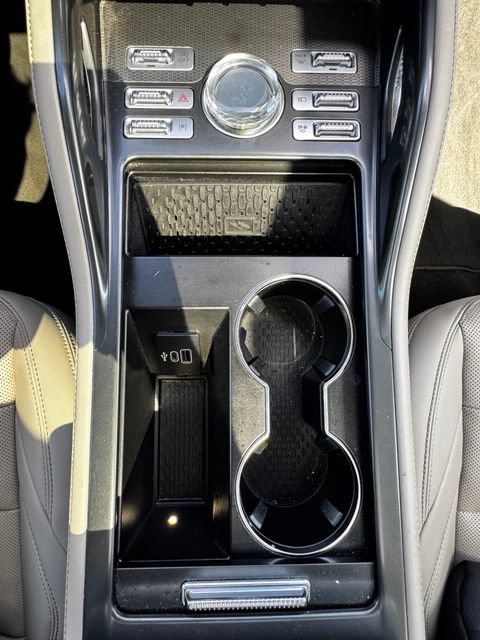 Used 2025 Lincoln Nautilus Premier AWD/4WD image 20