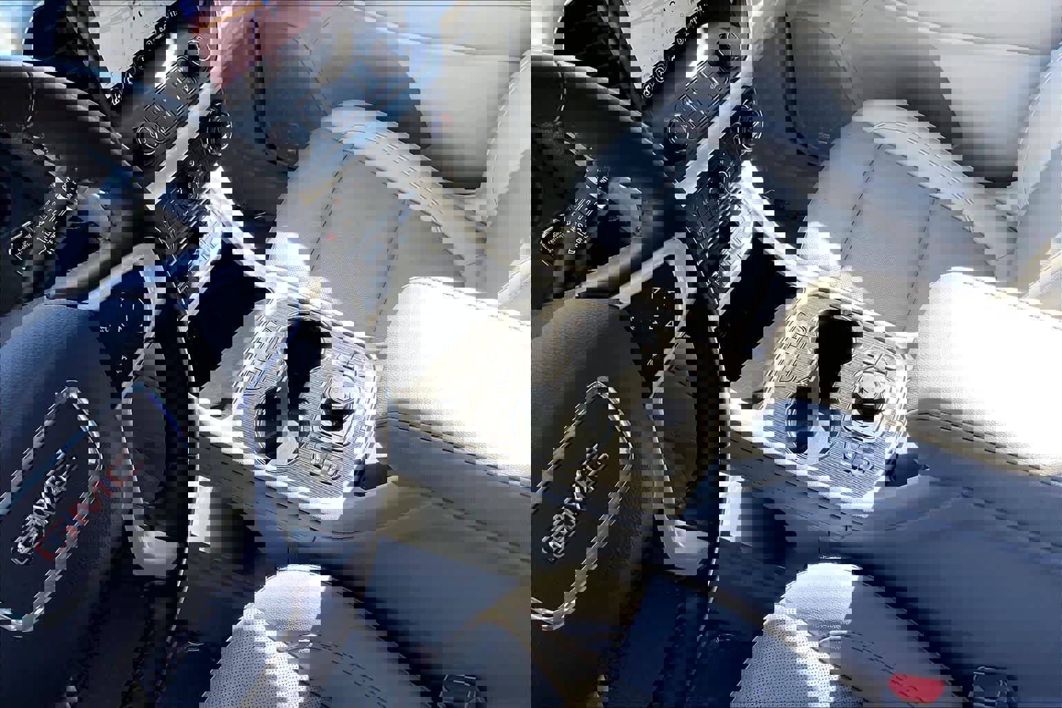 Used 2021 GMC Acadia SLT image 17