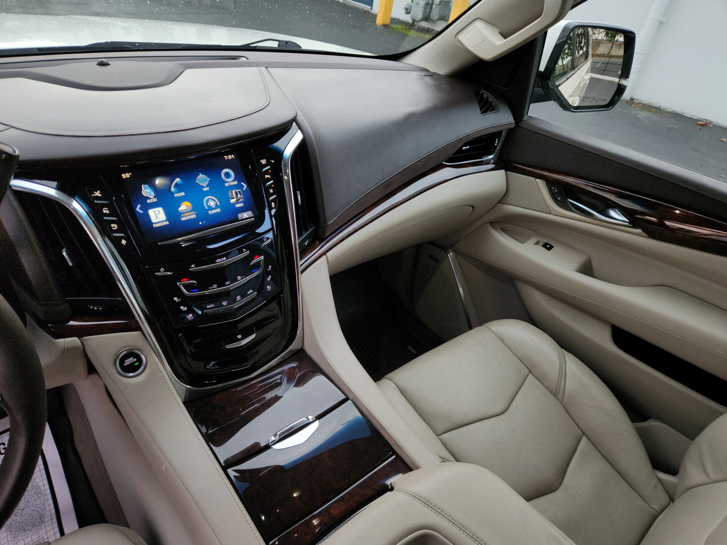 Used 2015 Cadillac Escalade Premium image 12