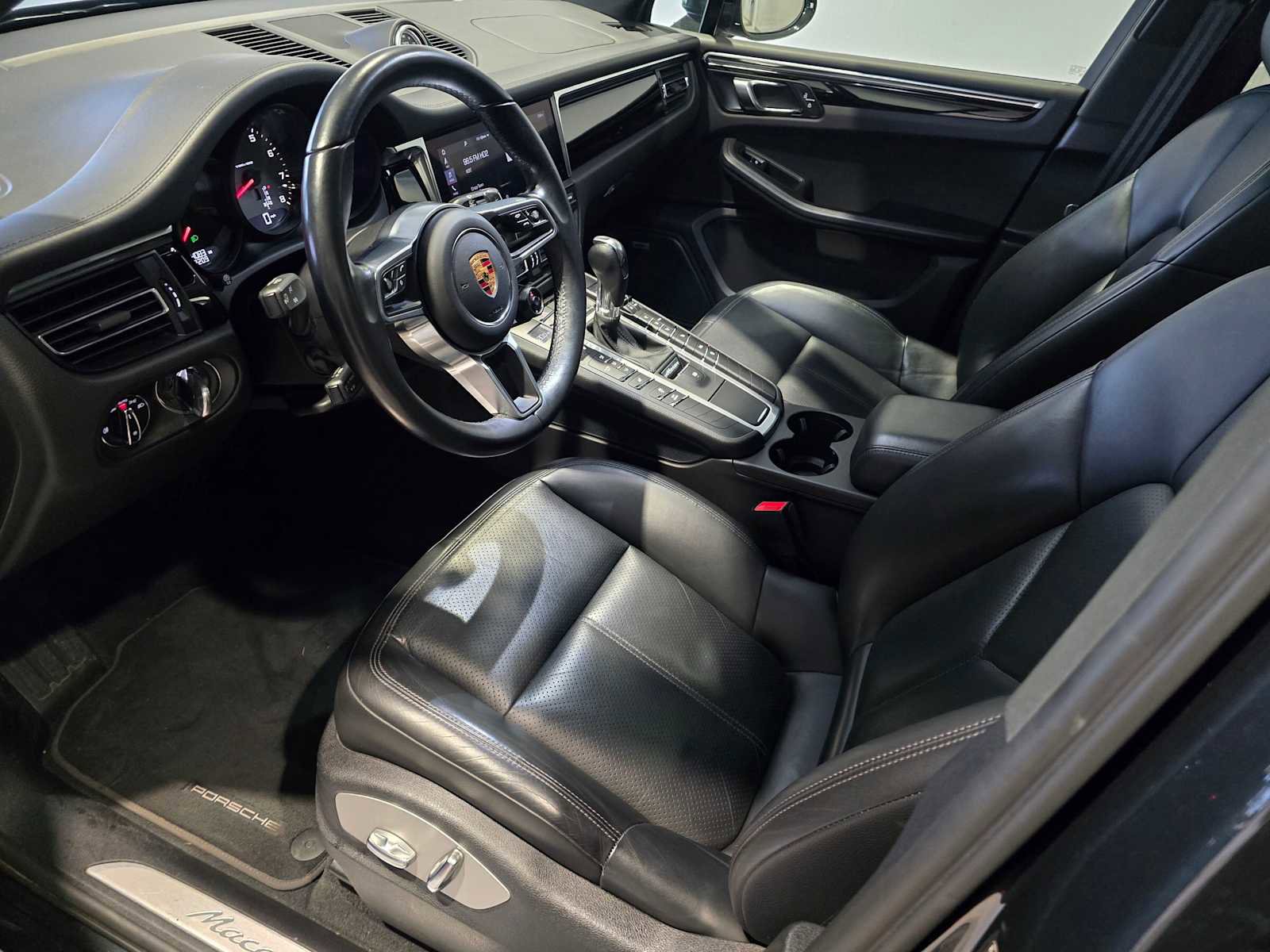 Used 2021 Porsche Macan S image 4