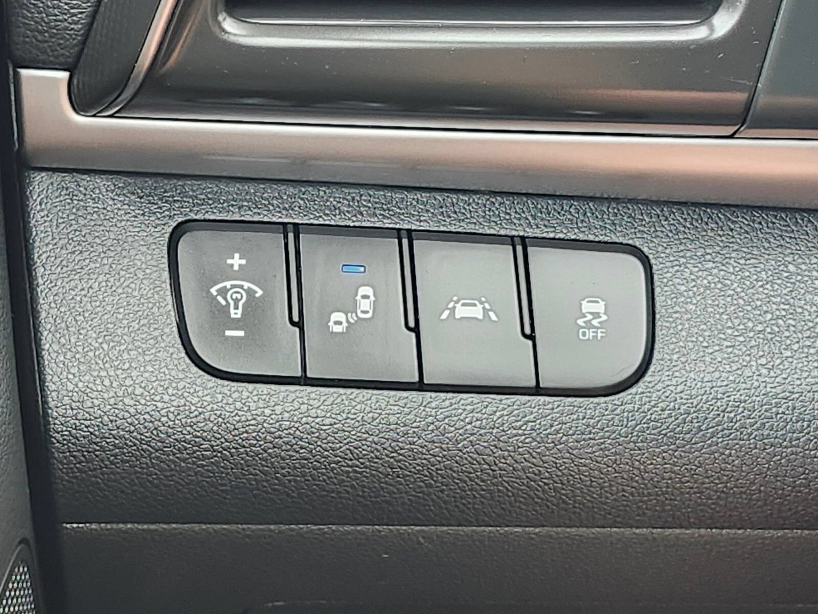 Used 2020 Hyundai Elantra Value Edition w/ Cargo Package (C1) FWD image 24
