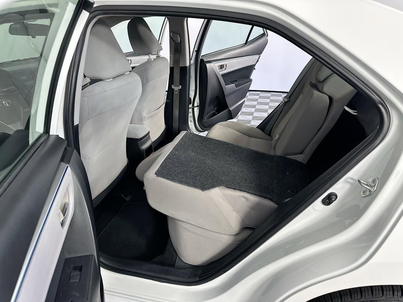 Used 2016 Toyota Corolla LE image 28