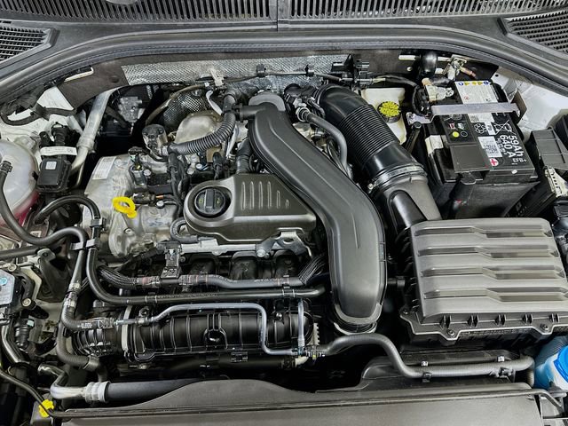 Used 2025 Volkswagen Jetta SEL FWD image 32