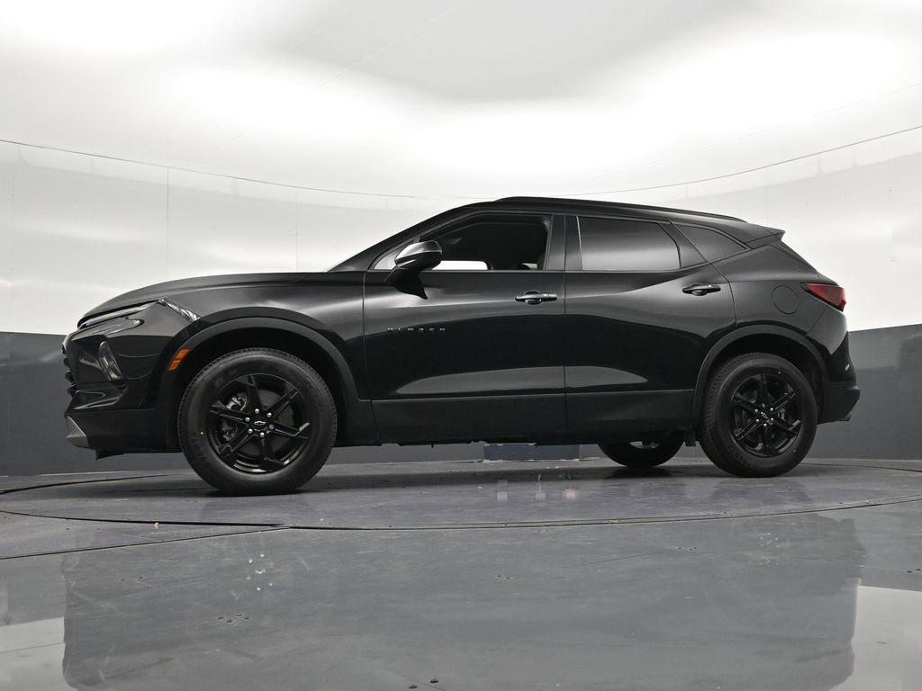 Used 2024 Chevrolet Blazer LT w/ Midnight/Sport Edition FWD image 30