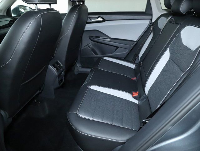 Used 2022 Volkswagen Taos SEL image 14