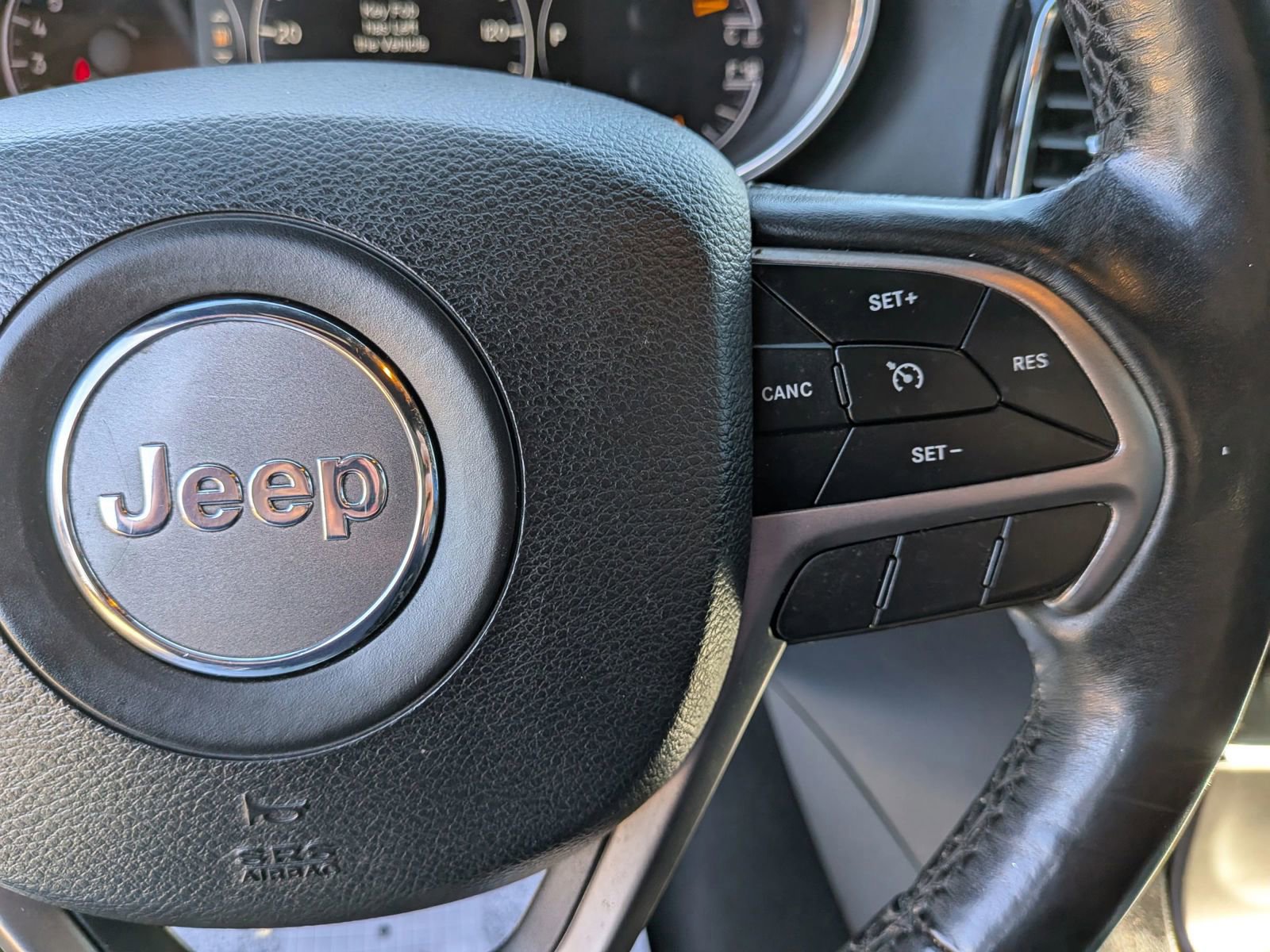 Used 2019 Jeep Grand Cherokee Altitude image 45