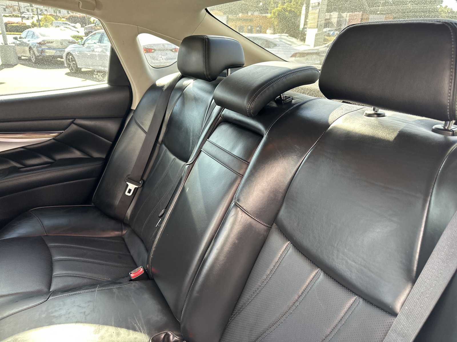 Used 2015 INFINITI Q70 L 5.6 w/ V8 Deluxe Technology Package RWD image 26