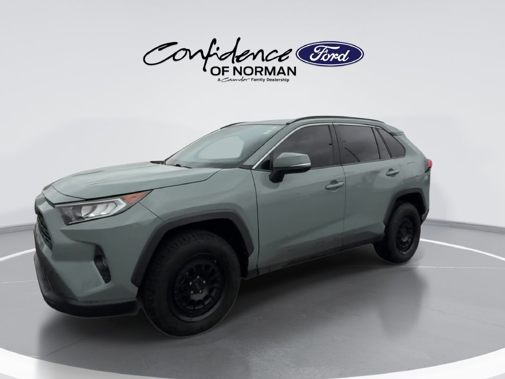 Used 2019 Toyota RAV4 XLE Premium w/ Carpet Mat Package FWD image 5