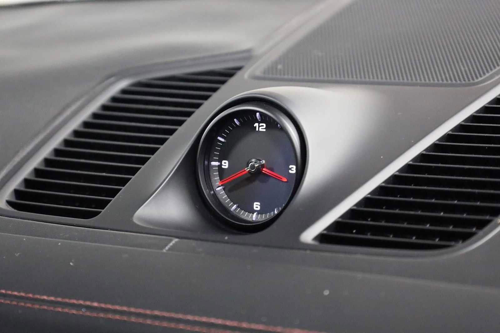 Used 2022 Porsche Cayenne image 23