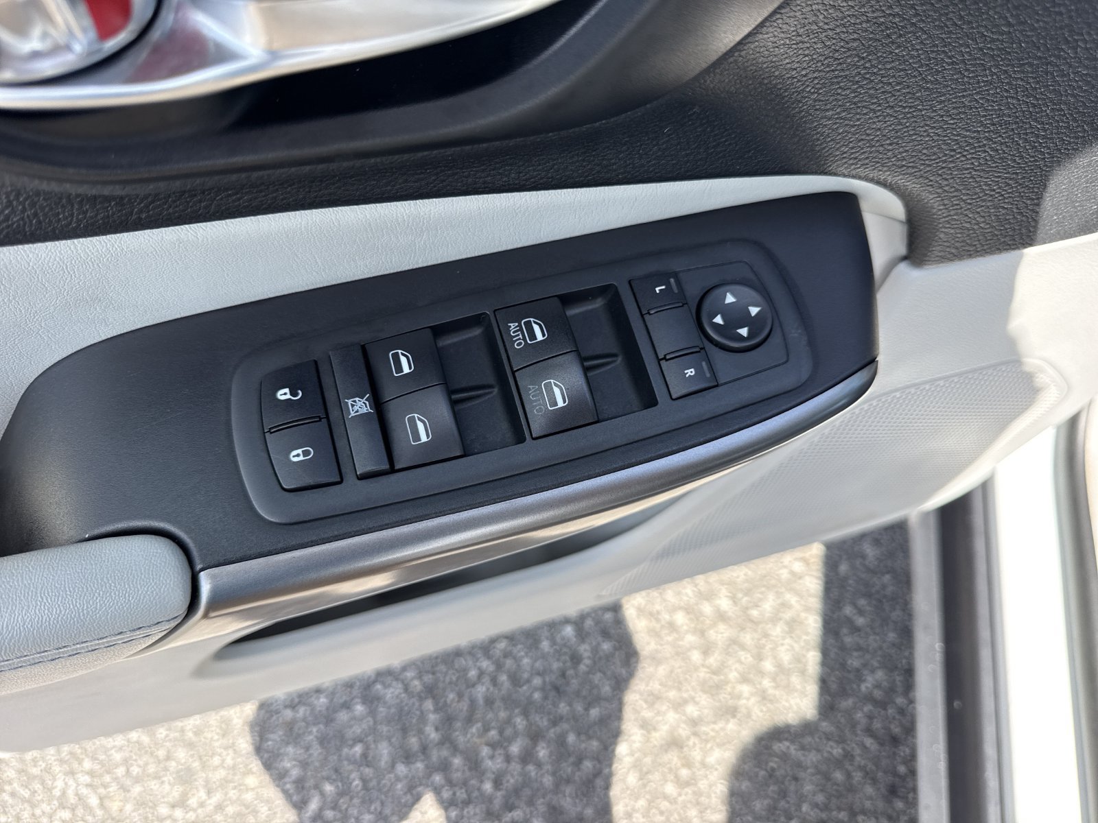Used 2021 Jeep Cherokee Latitude Plus FWD image 15