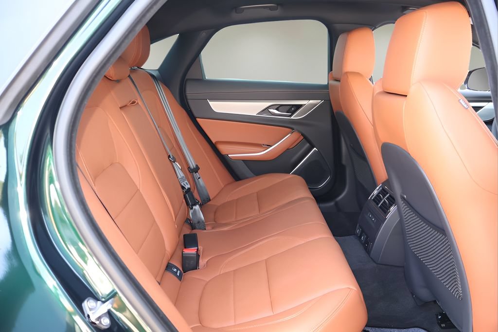 New 2024 Jaguar XF R-Dynamic SE AWD/4WD image 16
