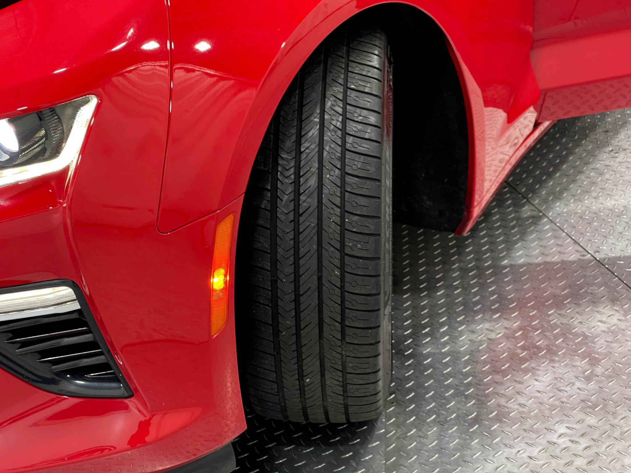 Used 2018 Chevrolet Camaro SS RWD image 32