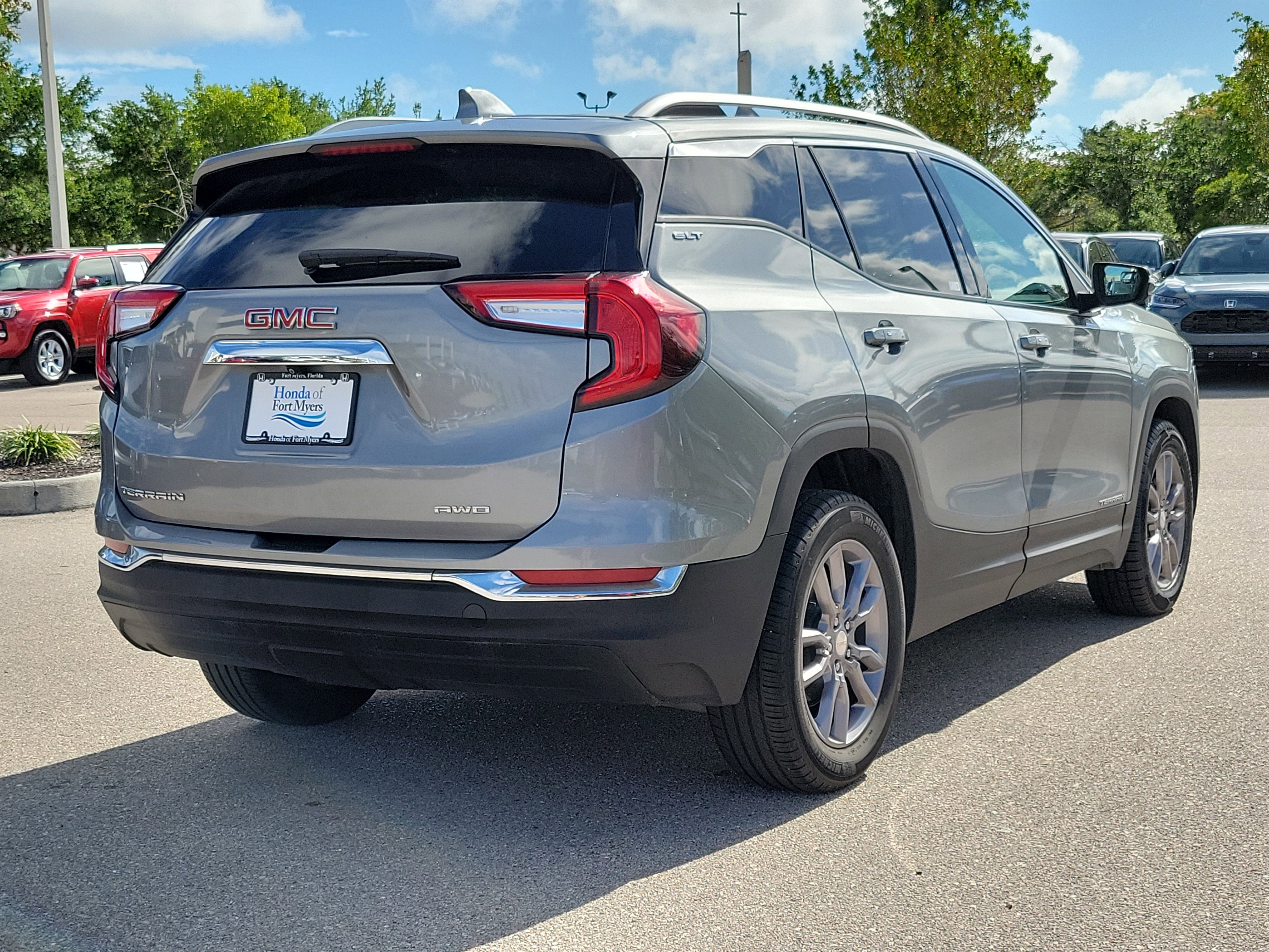 Used 2023 GMC Terrain SLT AWD/4WD image 6