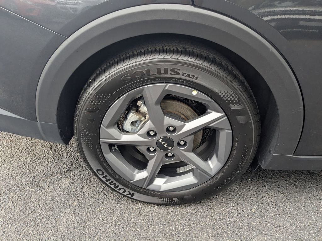 Used 2025 Kia K4 LXS image 32