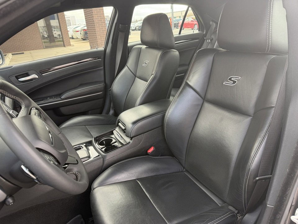Used 2023 Chrysler 300 S w/ Comfort Group image 12