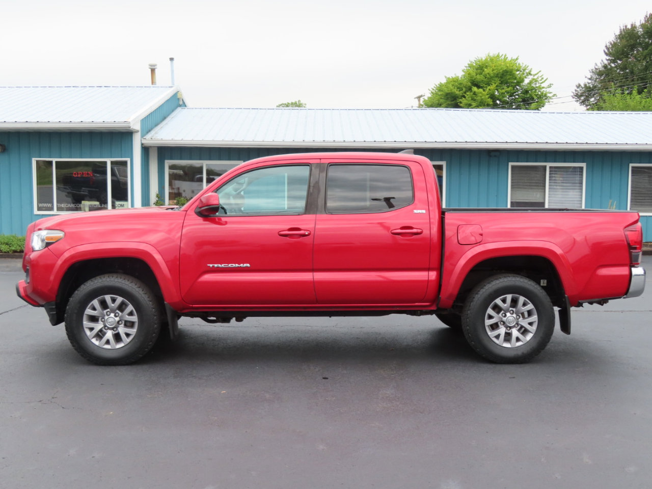 Used 2019 Toyota Tacoma SR5 image 3
