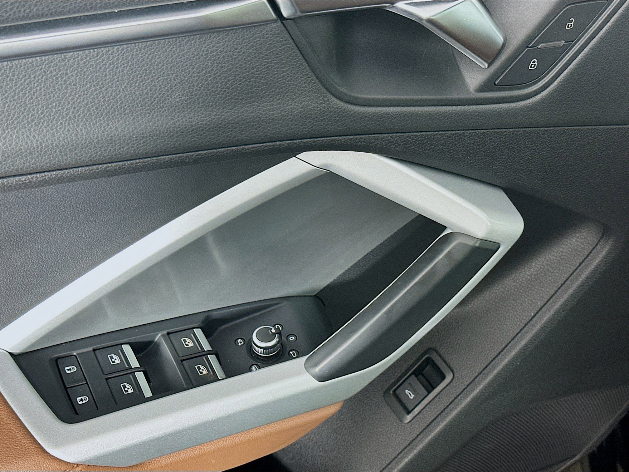 Used 2021 Audi Q3 2.0T Premium w/ Convenience Package AWD/4WD image 15