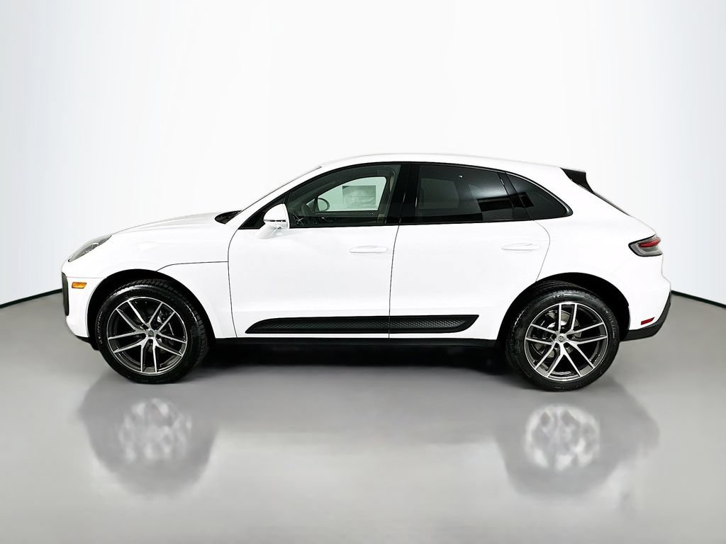 Certified 2026 Porsche Macan AWD/4WD image 2