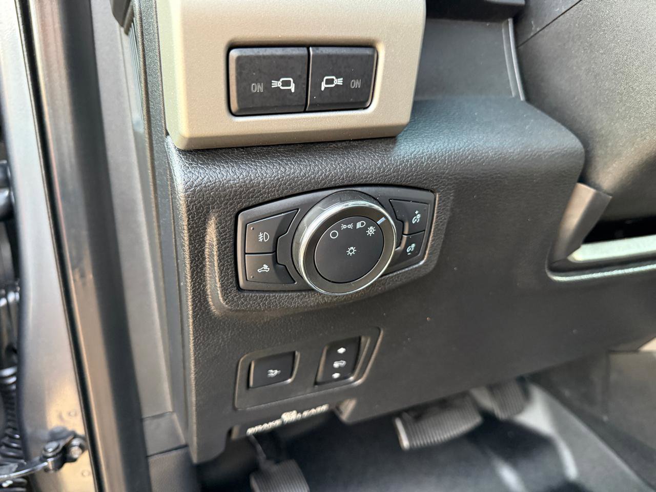 Used 2021 Ford F250 Lariat w/ Tremor Off-Road Package AWD/4WD image 13