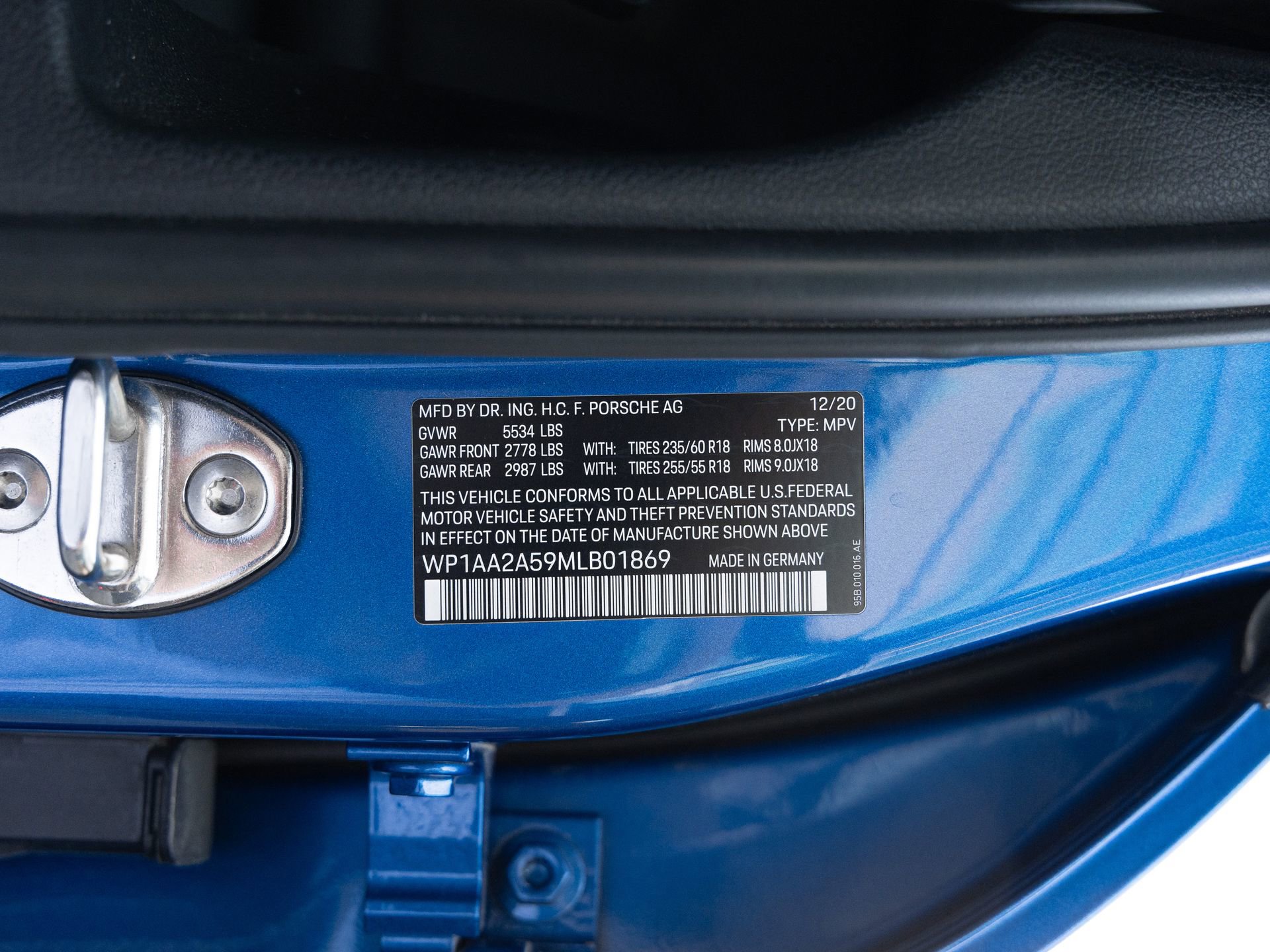 Certified 2021 Porsche Macan AWD/4WD image 39