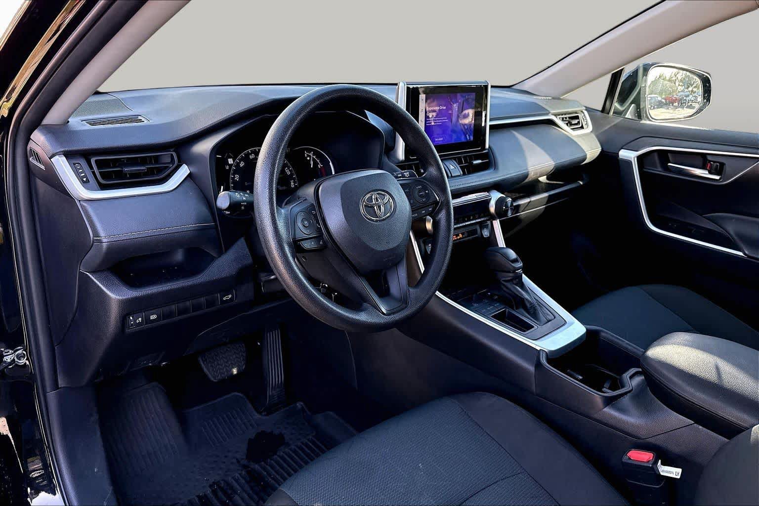 Certified 2025 Toyota RAV4 XLE w/ Convenience Package FWD image 17