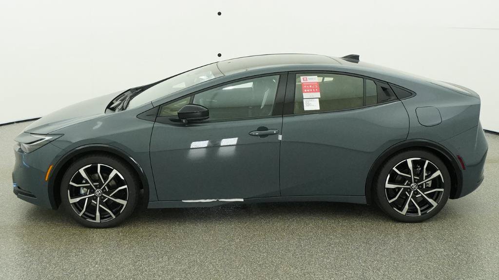 New 2026 Toyota Prius Plug-In Hybrid FWD image 6