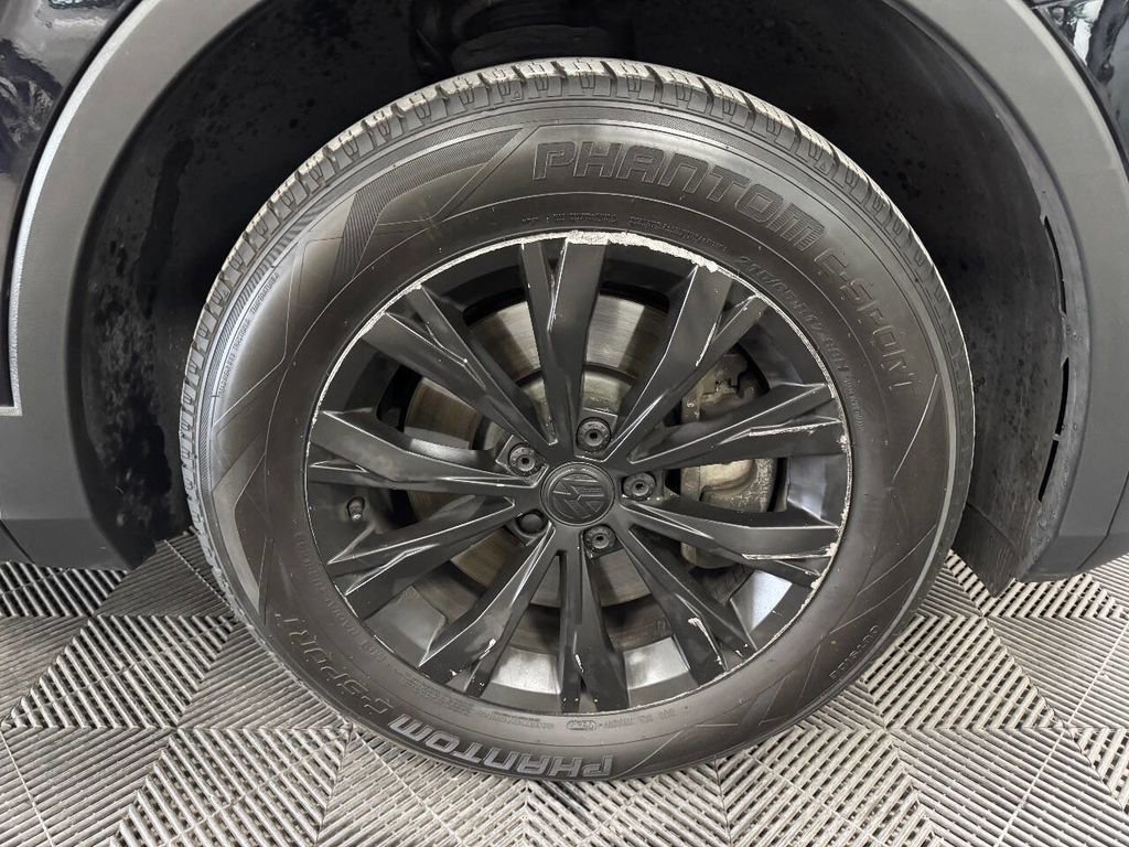 Used 2019 Volkswagen Tiguan S image 18