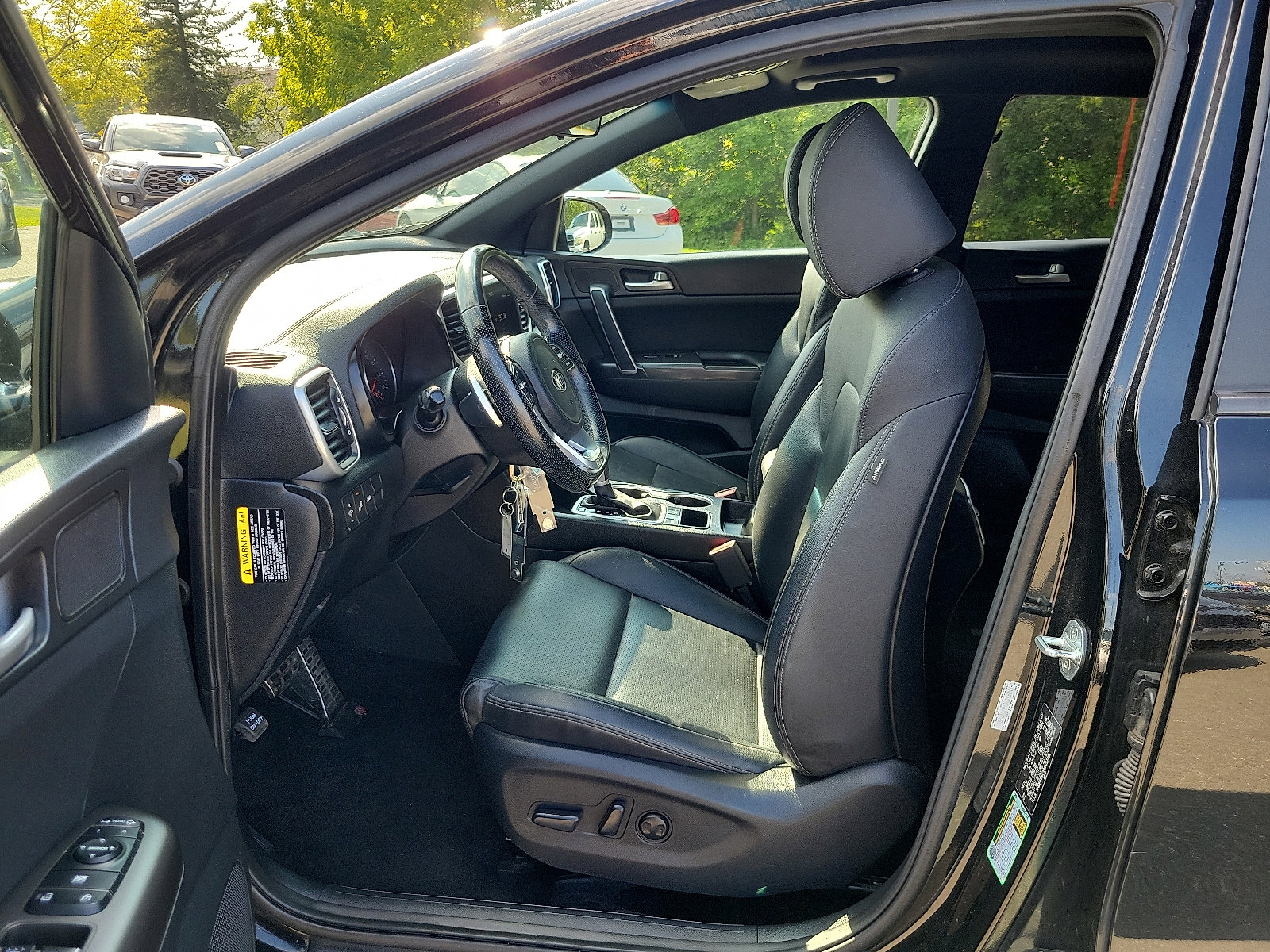 Used 2022 Kia Sportage Nightfall Edition image 13