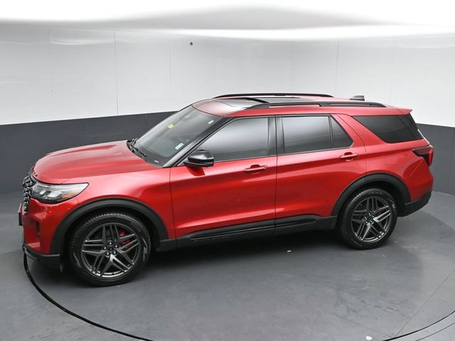 Certified 2025 Ford Explorer ST AWD/4WD image 45