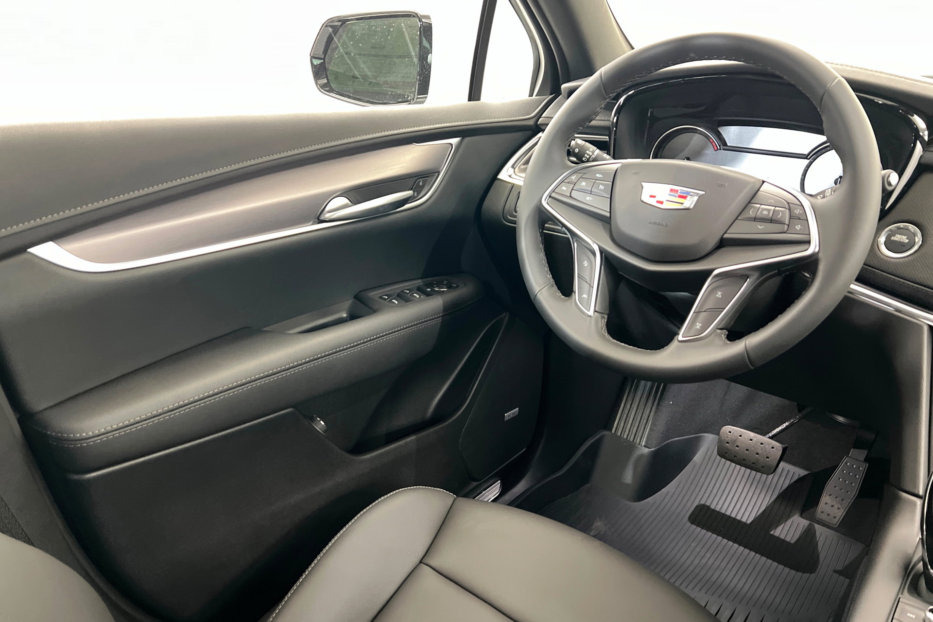 New 2026 Cadillac XT5 Luxury w/ LPO, Floor Liner Package image 12