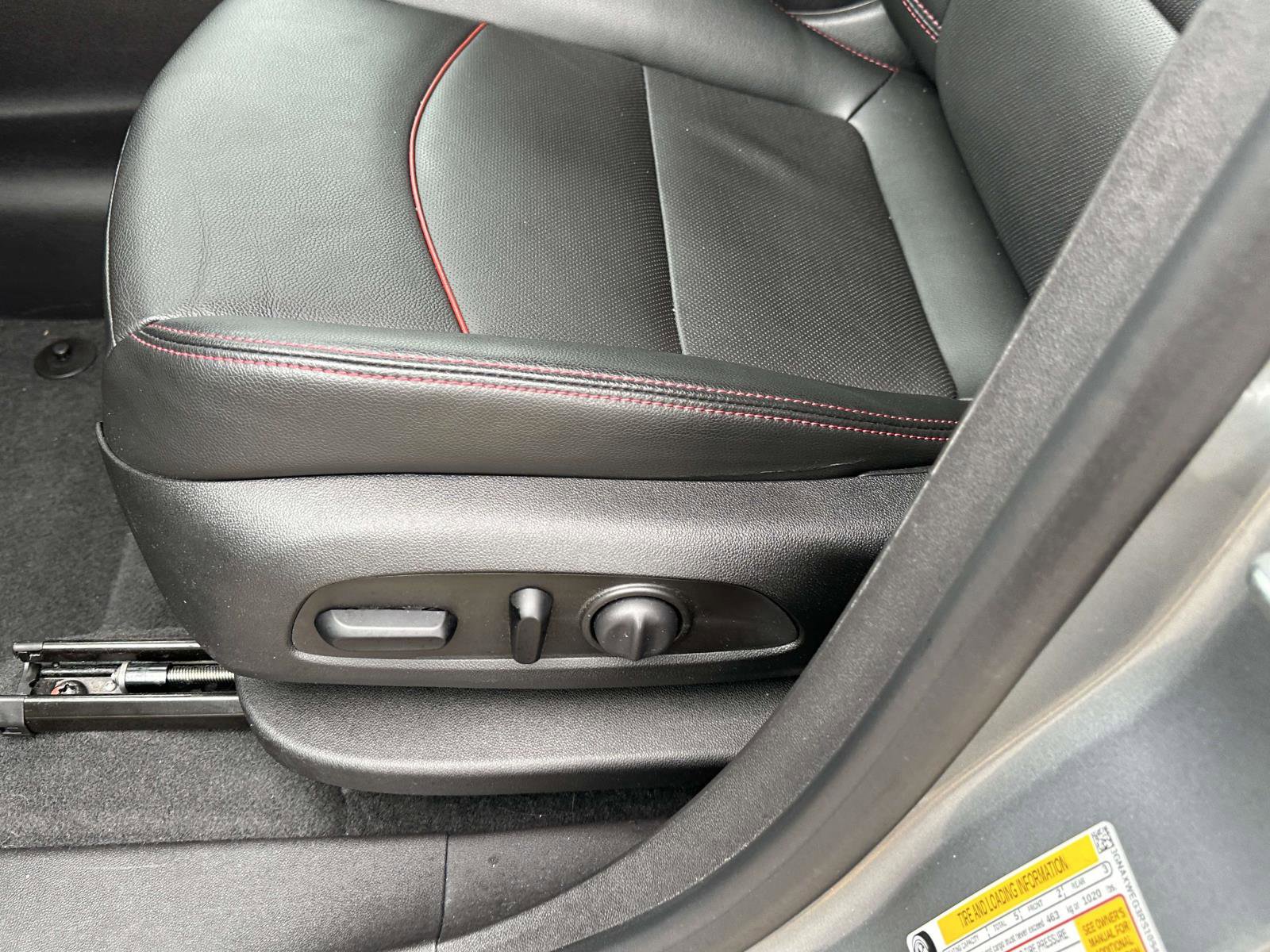 Certified 2024 Chevrolet Equinox RS w/ RS Leather Package image 19