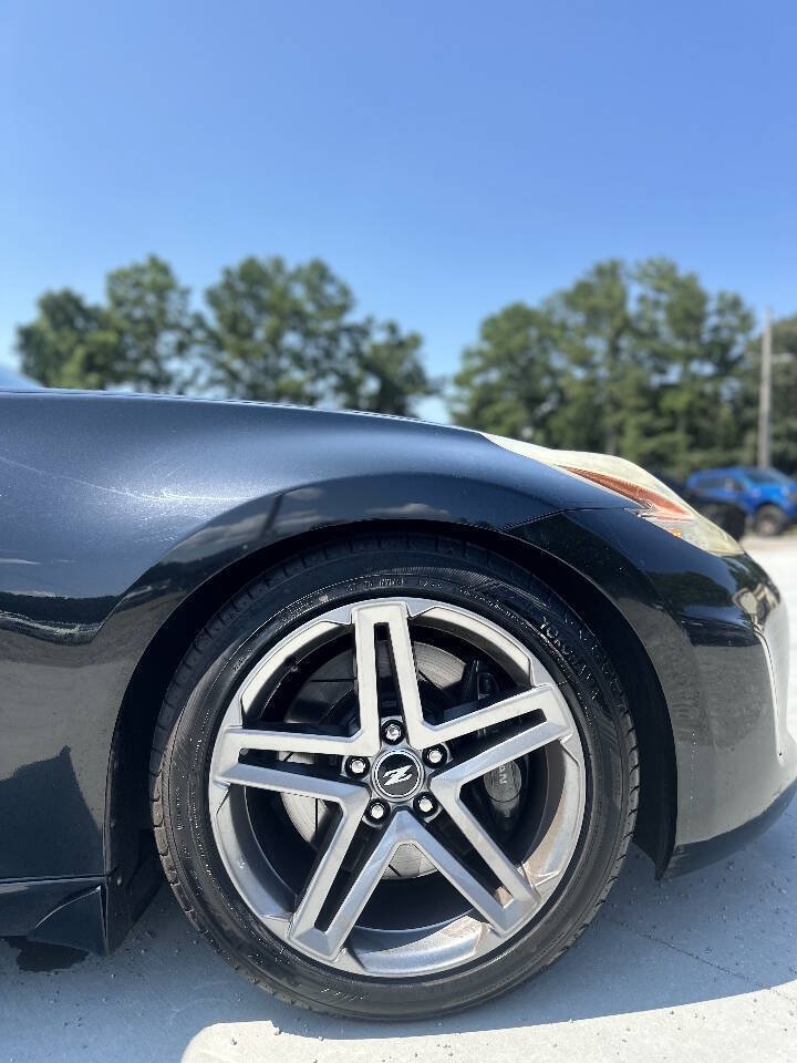 Used 2014 Nissan 370Z Coupe RWD image 13